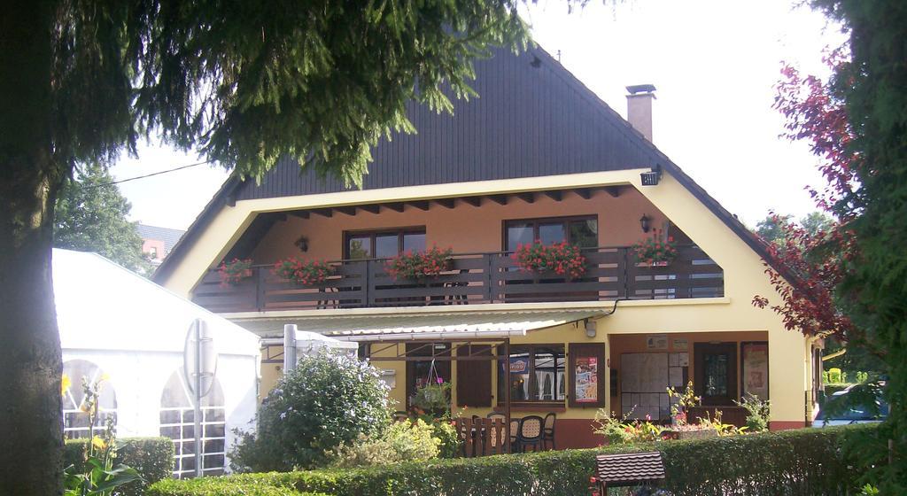 camping Au pays de Hanau Hotel Dossenheim-sur-Zinsel Bagian luar foto